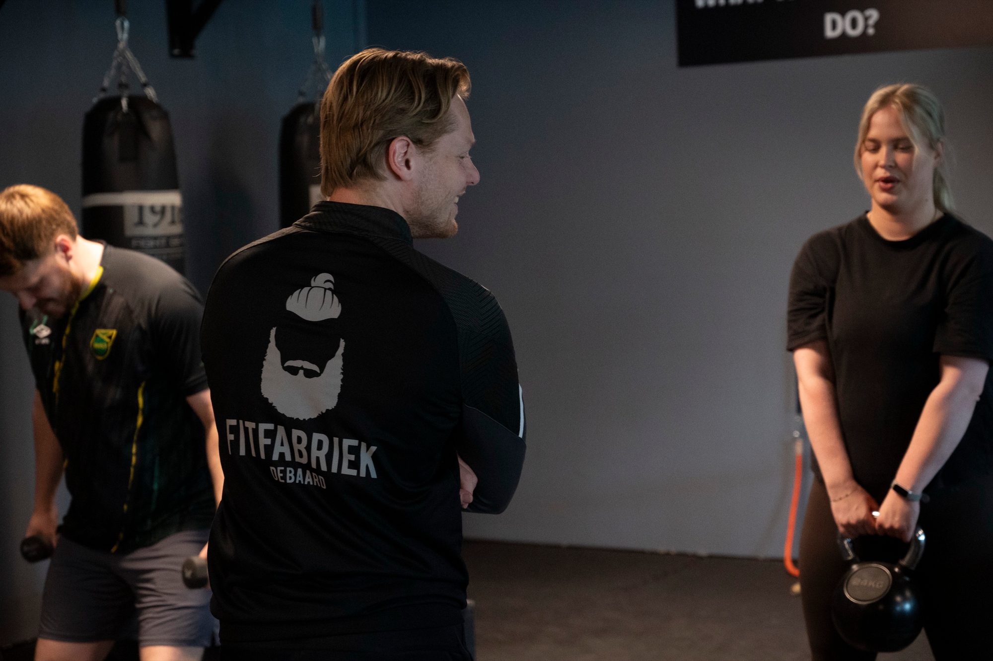 Groepstraining in de zaal van De Fitfabriek